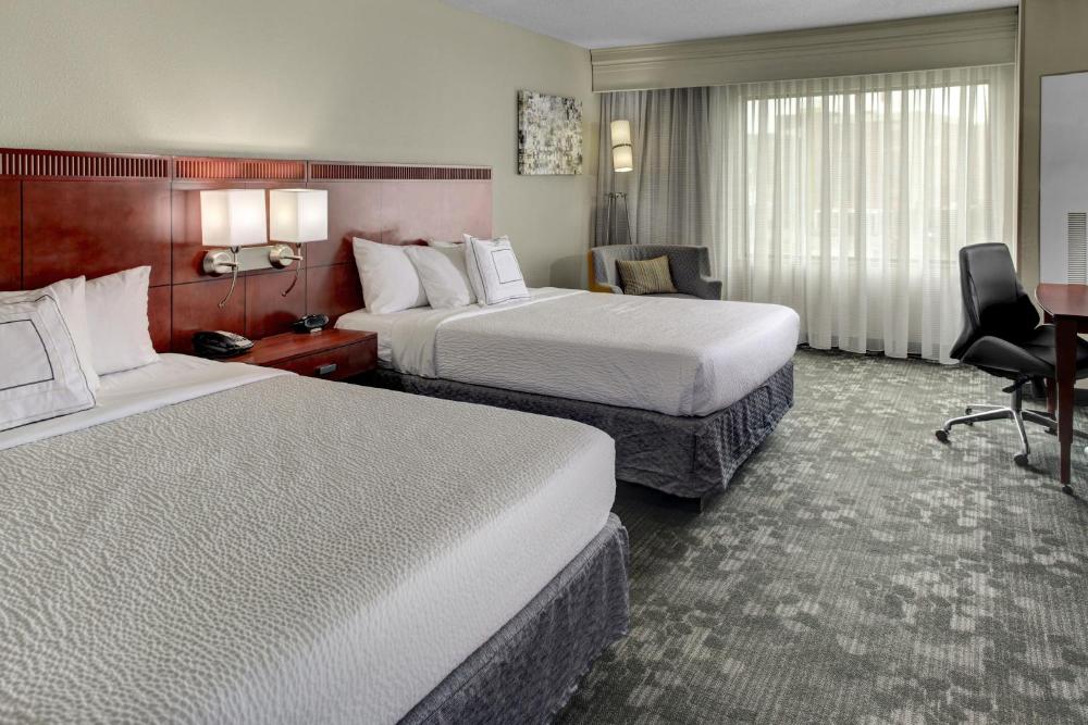 Queen Room with Two Queen Beds interior